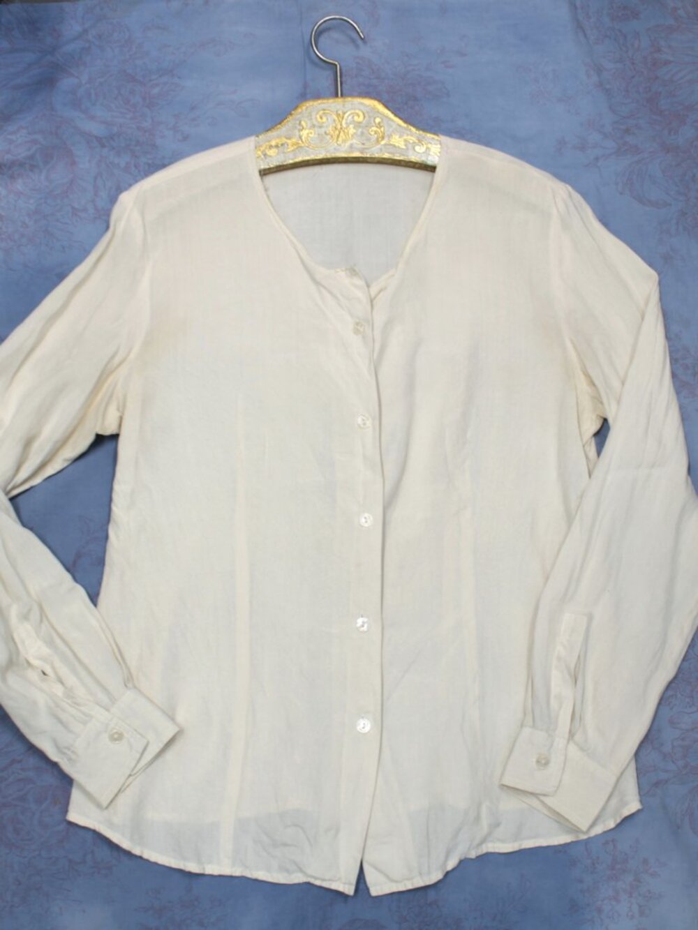 Off-white silk shirt, low scoop neck, button-up blouse sz S